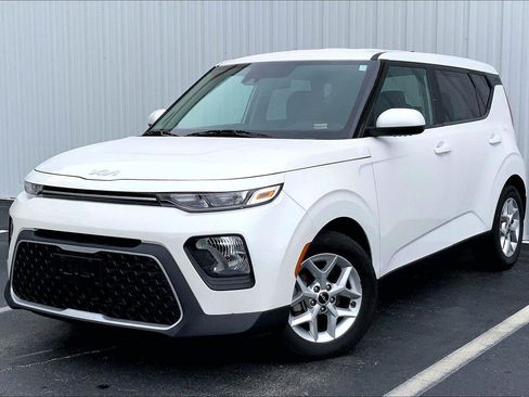 Used 2022 Kia Soul LX w/ Technology Package FWD image 1