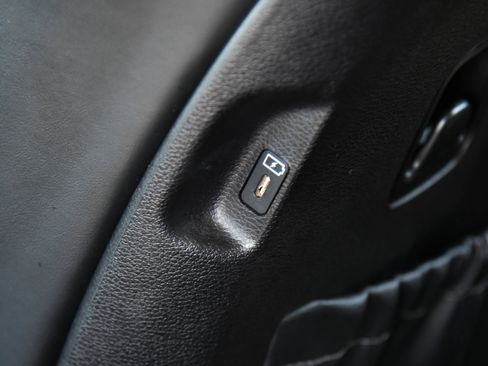Used 2025 Kia Telluride LX FWD image 39