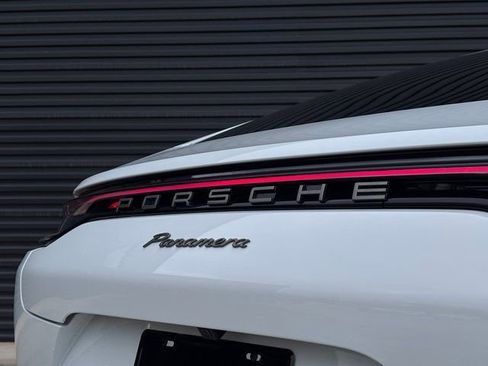 Certified 2023 Porsche Panamera Platinum Edition image 27