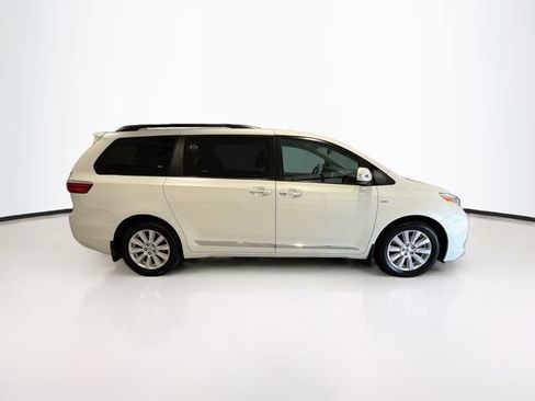 Used 2017 Toyota Sienna Limited Premium AWD/4WD image 7