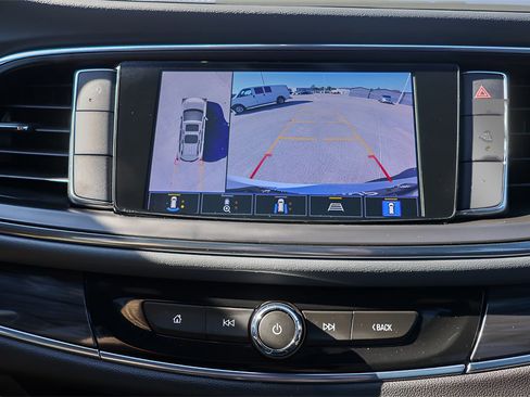 Used 2024 Buick Enclave Premium image 27