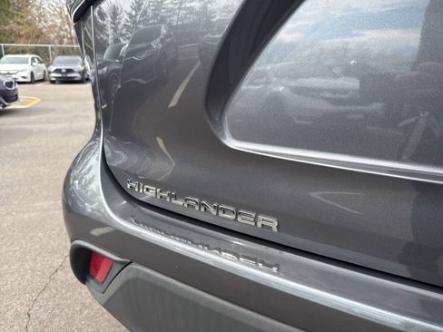 Used 2021 Toyota Highlander XLE image 11