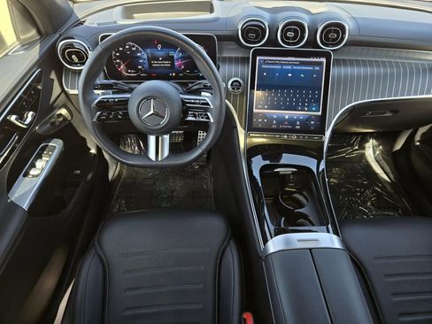 Used 2024 Mercedes-Benz GLC 300 4MATIC image 26