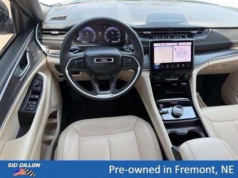 Used 2024 Jeep Grand Cherokee Limited w/ Trailer Tow Package AWD/4WD image 9