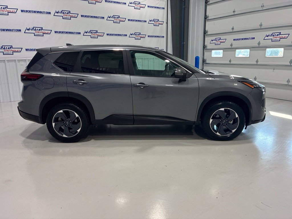 Used 2024 Nissan Rogue SV FWD image 7