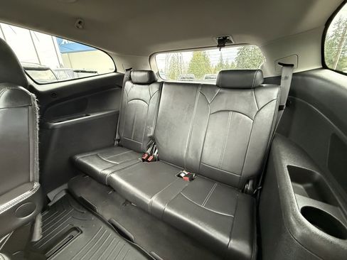 Used 2014 Chevrolet Traverse LT w/ LPO, 'HIT The Road' Package image 16