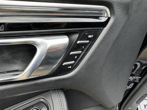 Used 2015 Porsche Macan S image 14