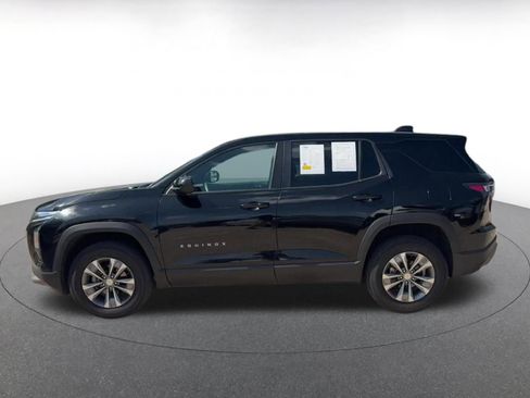 Used 2025 Chevrolet Equinox LT FWD image 9