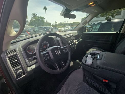 Used 2018 RAM 1500 Express w/ Express Value Package AWD/4WD image 5