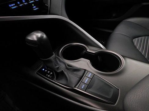 Used 2024 Toyota Camry SE image 38