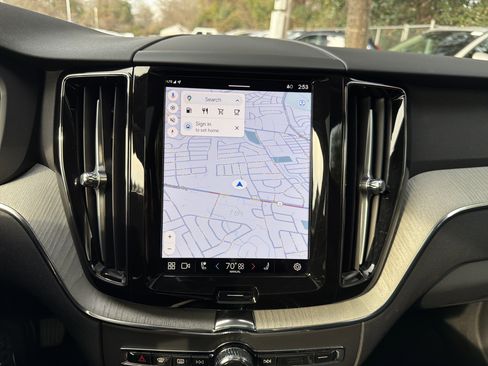 Certified 2025 Volvo XC60 B5 Plus image 22