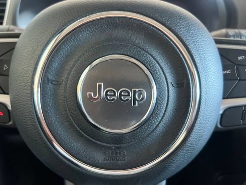 Used 2021 Jeep Renegade Latitude AWD/4WD image 50