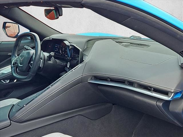 Used 2022 Chevrolet Corvette Stingray Coupe w/ 1LT RWD image 17