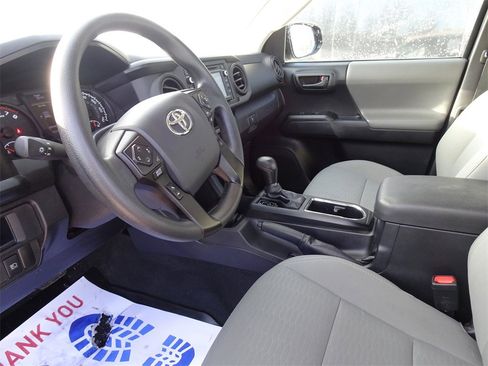 Used 2018 Toyota Tacoma SR image 11