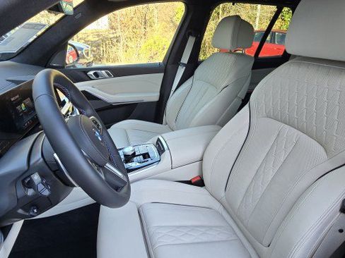 Certified 2025 BMW X5 M60i w/ Executive Package image 14