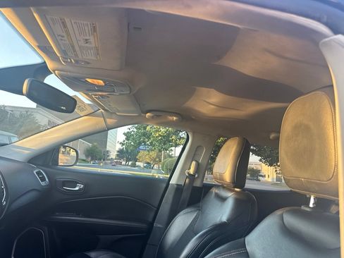 Used 2017 Jeep Compass Latitude w/ Popular Equipment Group AWD/4WD image 8