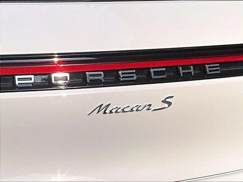Certified 2026 Porsche Macan S AWD/4WD image 13