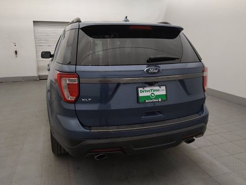 Used 2018 Ford Explorer XLT w/ Equipment Group 202A FWD image 6