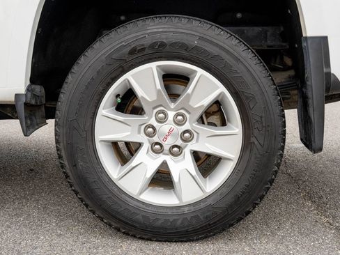 Used 2018 GMC Canyon SLE RWD image 26