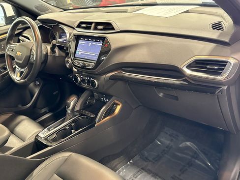 Used 2022 Chevrolet TrailBlazer ACTIV w/ Sun and Liftgate Package image 16