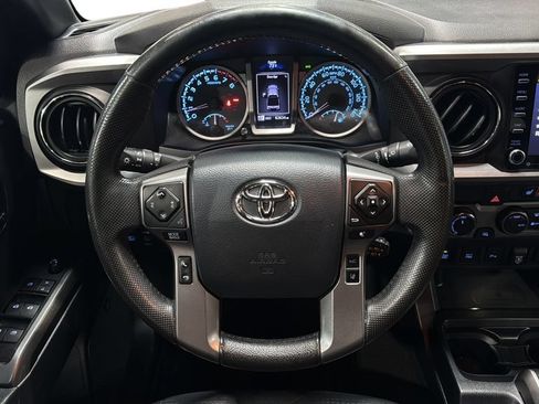 Used 2020 Toyota Tacoma Limited AWD/4WD image 18