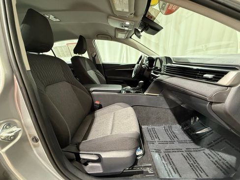 Certified 2025 Toyota Camry SE image 20