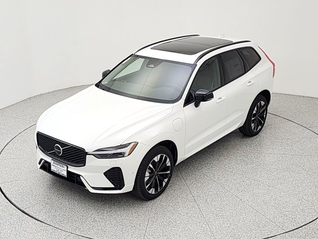 New 2026 Volvo XC60 T8 Plus w/ Climate Package AWD/4WD image 13