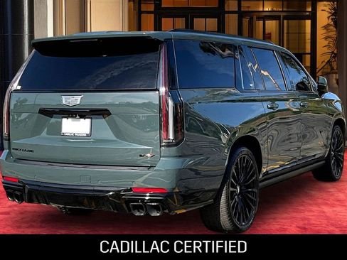 Used 2025 Cadillac Escalade ESV V w/ LPO, ONYX Package image 6