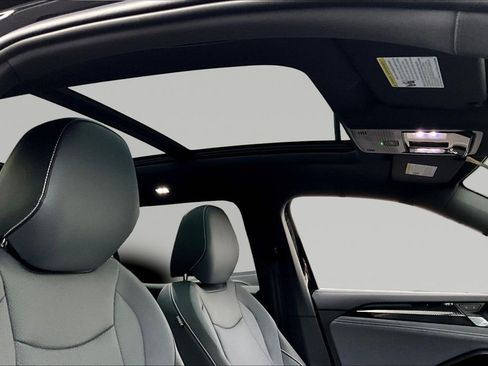 New 2026 Volkswagen Tiguan SE R-Line image 26