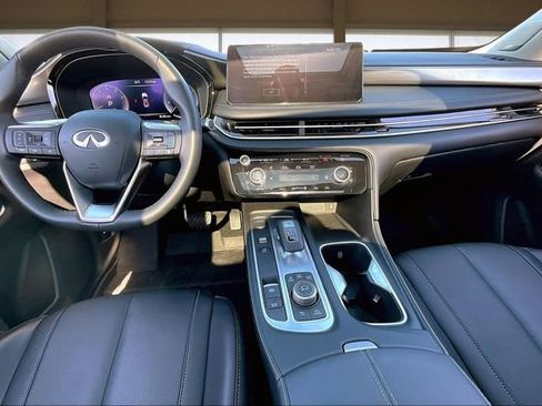 Used 2025 INFINITI QX60 Luxe w/ Vision Package image 16