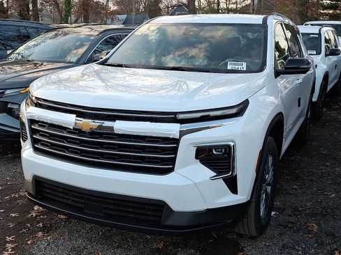 New 2026 Chevrolet Traverse LT w/ Driver Confidence Package image 3