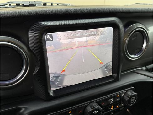 Used 2020 Jeep Gladiator Overland image 14