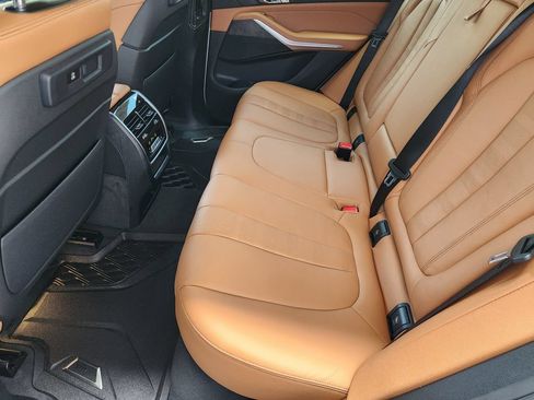 Used 2022 BMW X5 xDrive40i w/ M Sport Package AWD/4WD image 31