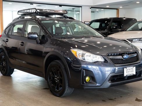 Used 2016 Subaru Crosstrek 2.0i Limited image 3