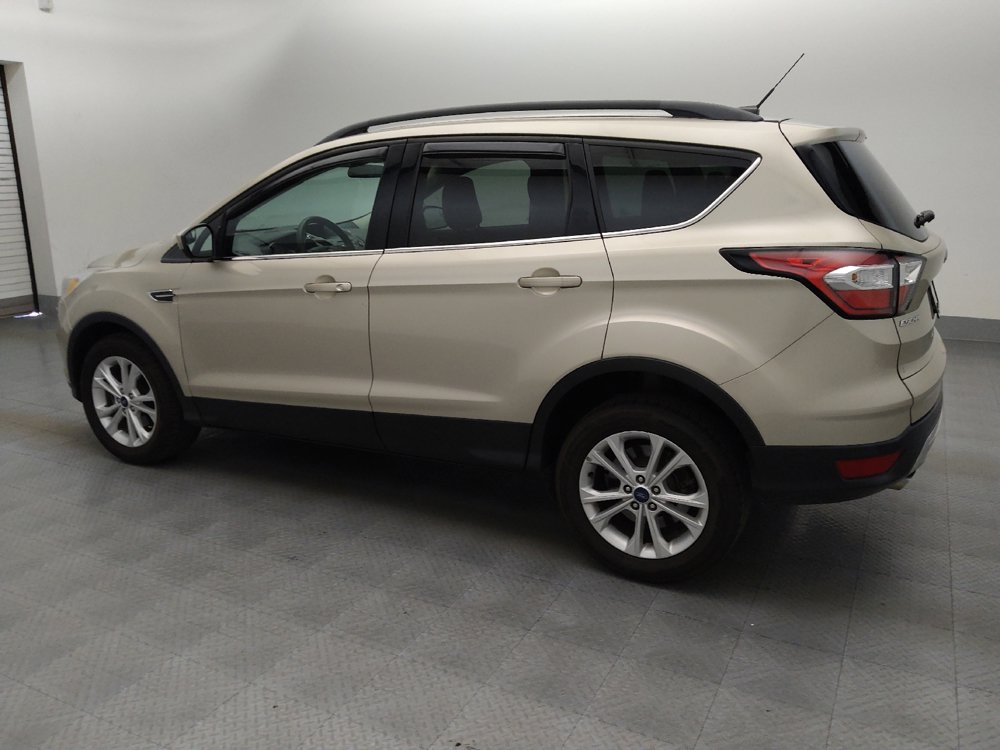 Used 2018 Ford Escape SE FWD image 3