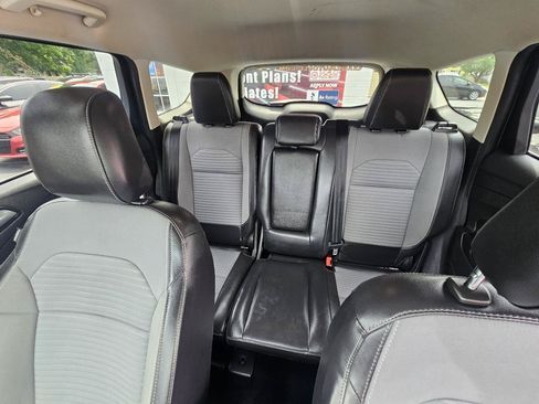 Used 2018 Ford Escape SE w/ SE Sport Appearance Package FWD image 21
