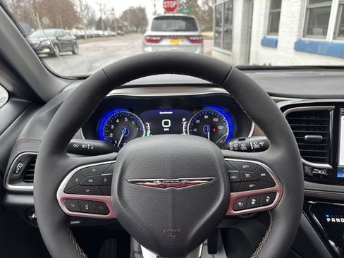 New 2026 Chrysler Pacifica Pinnacle image 15