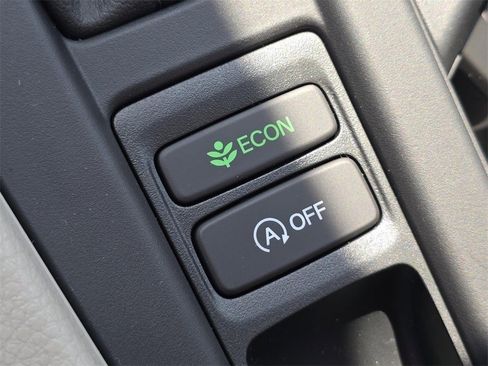 New 2025 Honda Accord SE image 9