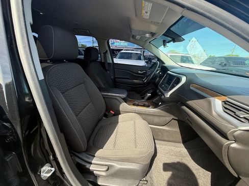 Used 2019 GMC Acadia SLE image 24