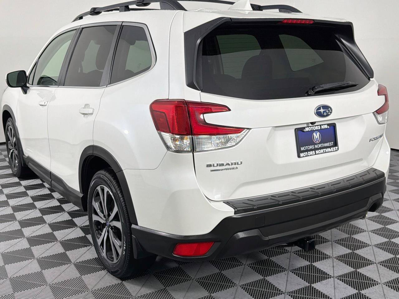 Used 2019 Subaru Forester Limited AWD/4WD image 9