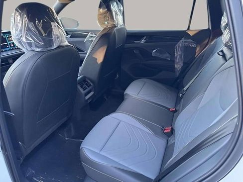 New 2025 Volkswagen Tiguan SE R-Line image 7