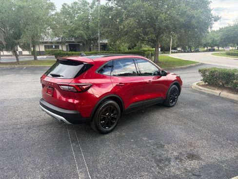 Used 2025 Ford Escape Active w/ Tech Pack #1 FWD image 9