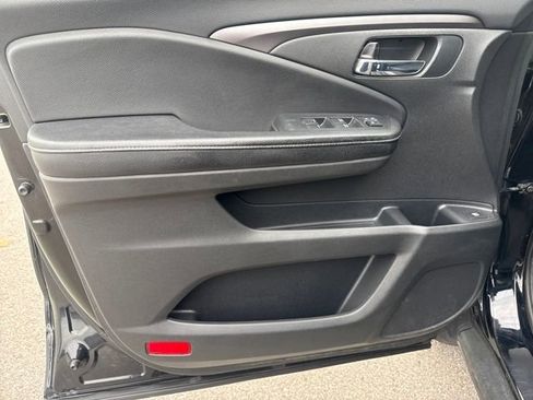 Used 2017 Honda Ridgeline Sport image 9