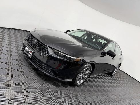Used 2024 Honda Accord EX image 17