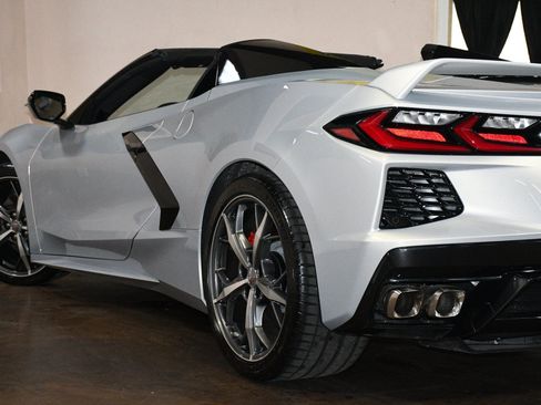 Used 2022 Chevrolet Corvette Stingray Convertible w/ Z51 Performance Package RWD image 55