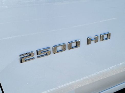 Used 2024 Chevrolet Silverado 2500 LT image 9