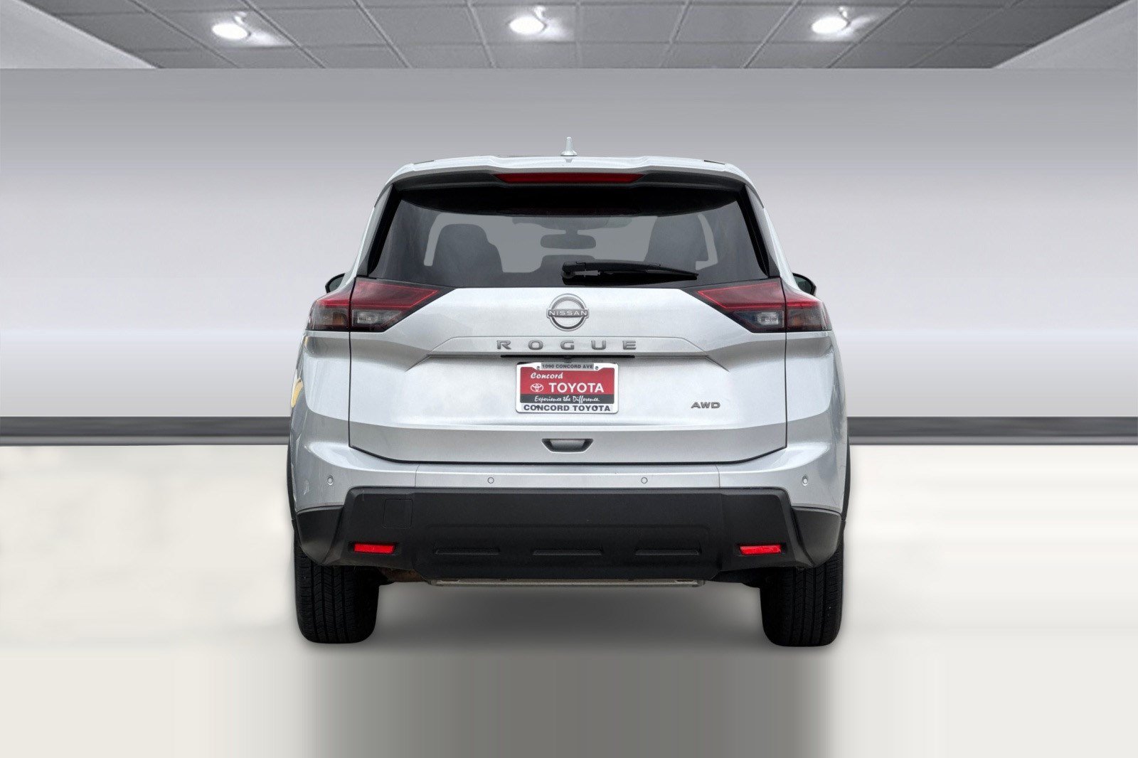 Used 2025 Nissan Rogue SV AWD/4WD image 10