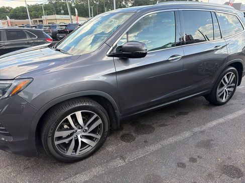 Used 2018 Honda Pilot Elite image 2