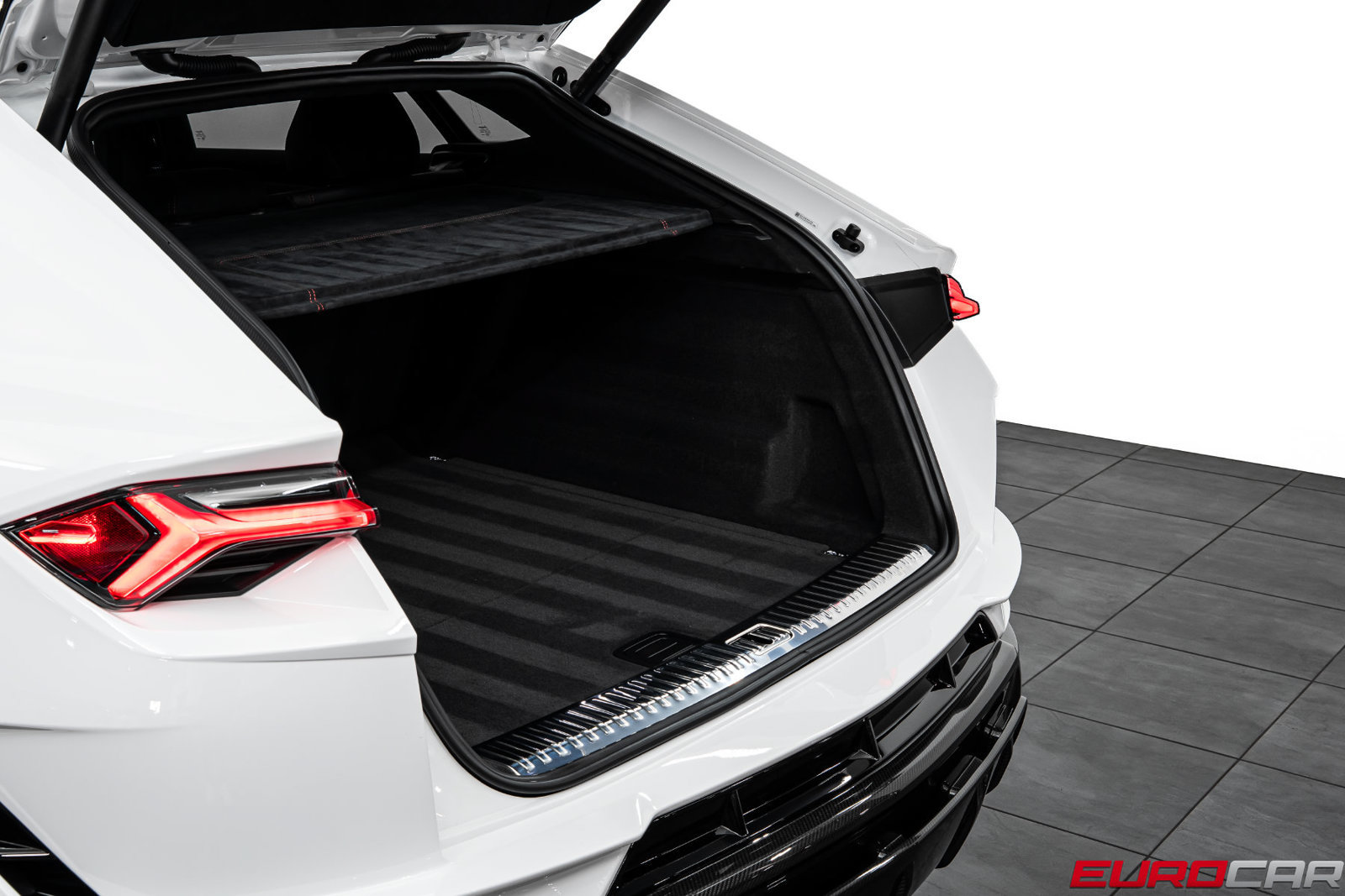Used 2023 Lamborghini Urus Performante AWD/4WD image 25