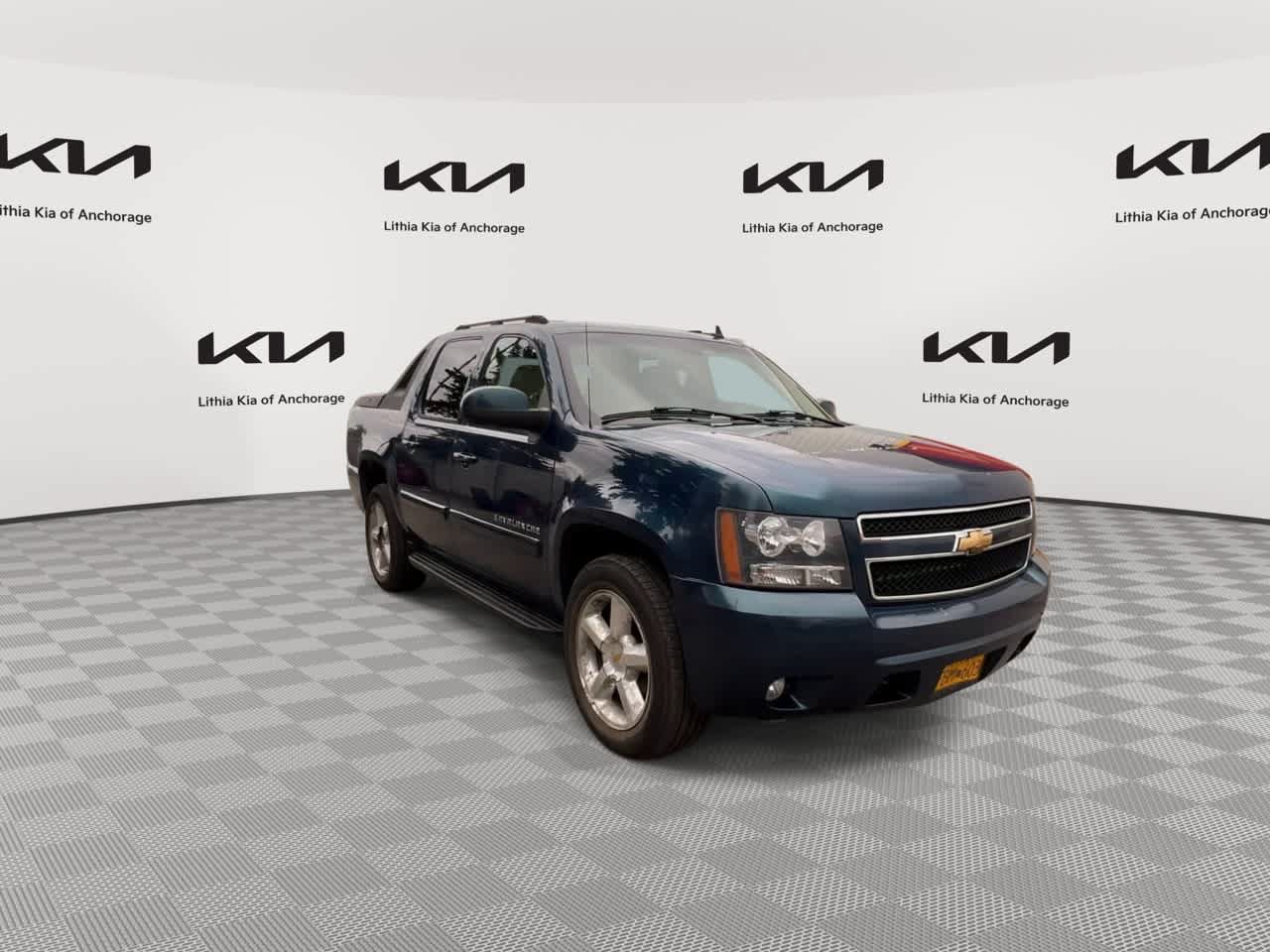 Used 2007 Chevrolet Avalanche LTZ w/ LTZ Preferred Equipment Group AWD/4WD image 2